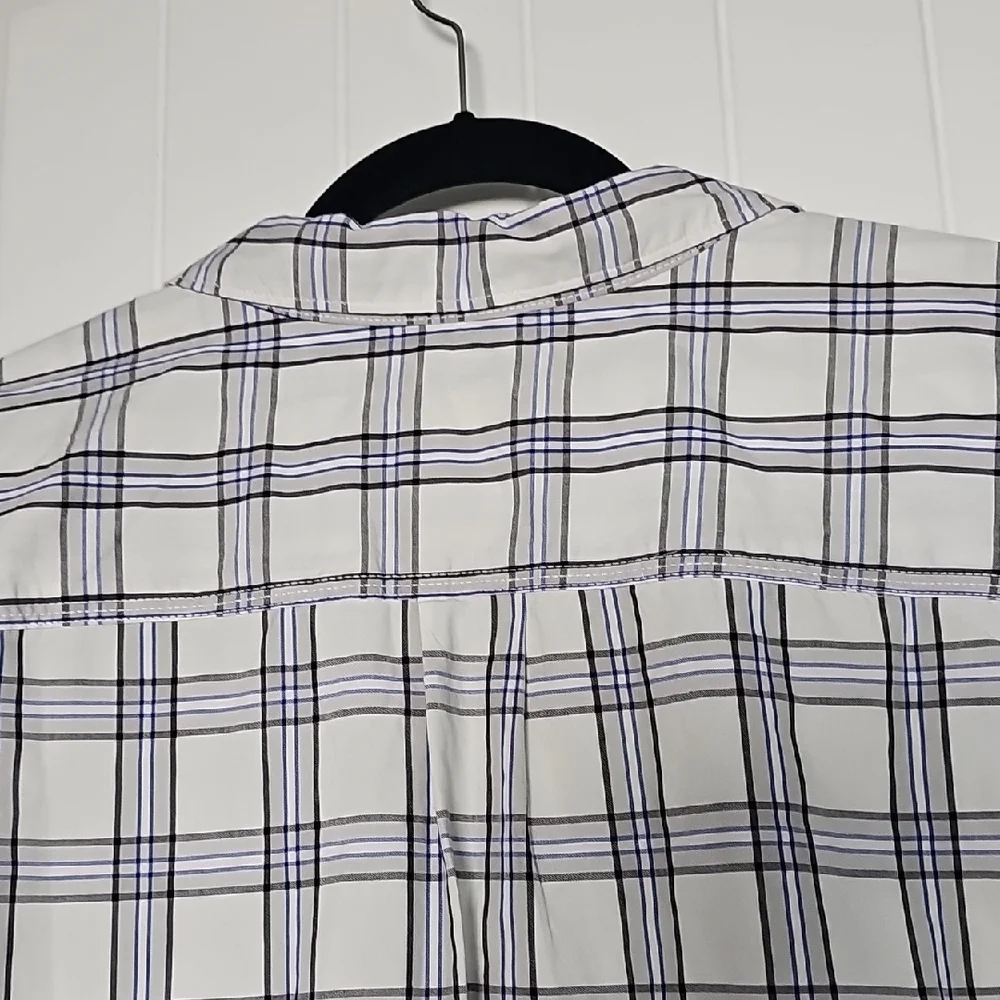 North Face XXL Casual White and Blue Button Down Shirt